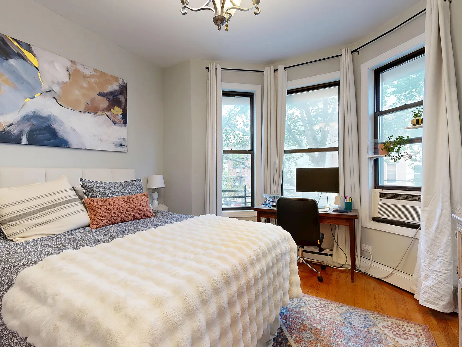 76 Sutton Street — Photo 1