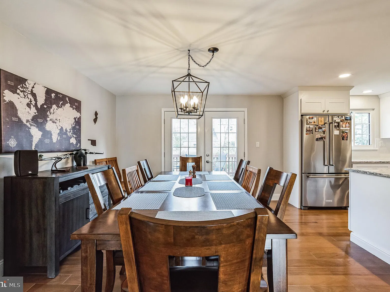 4 bed, 2.5 bath, 2104 sqft, $4,200 — Photo 4