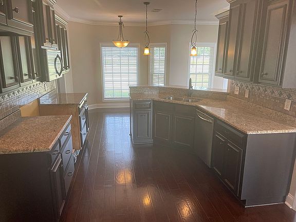Kitchen and breakfast nook
