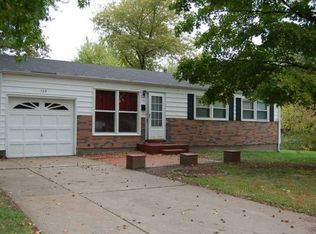 729 Science Hill Dr, Saint Louis, MO 63137