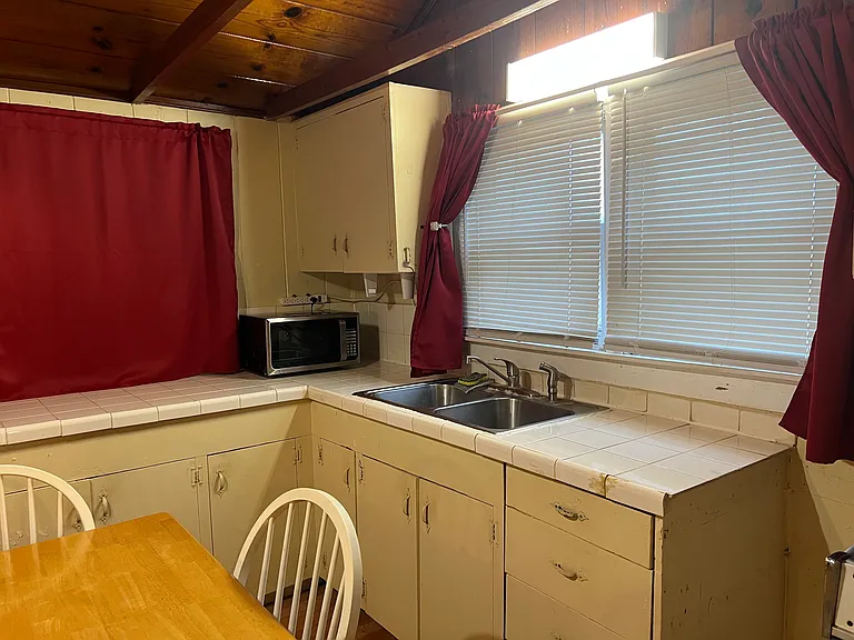 4-19077 Thieme Rd #4 — Photo 2