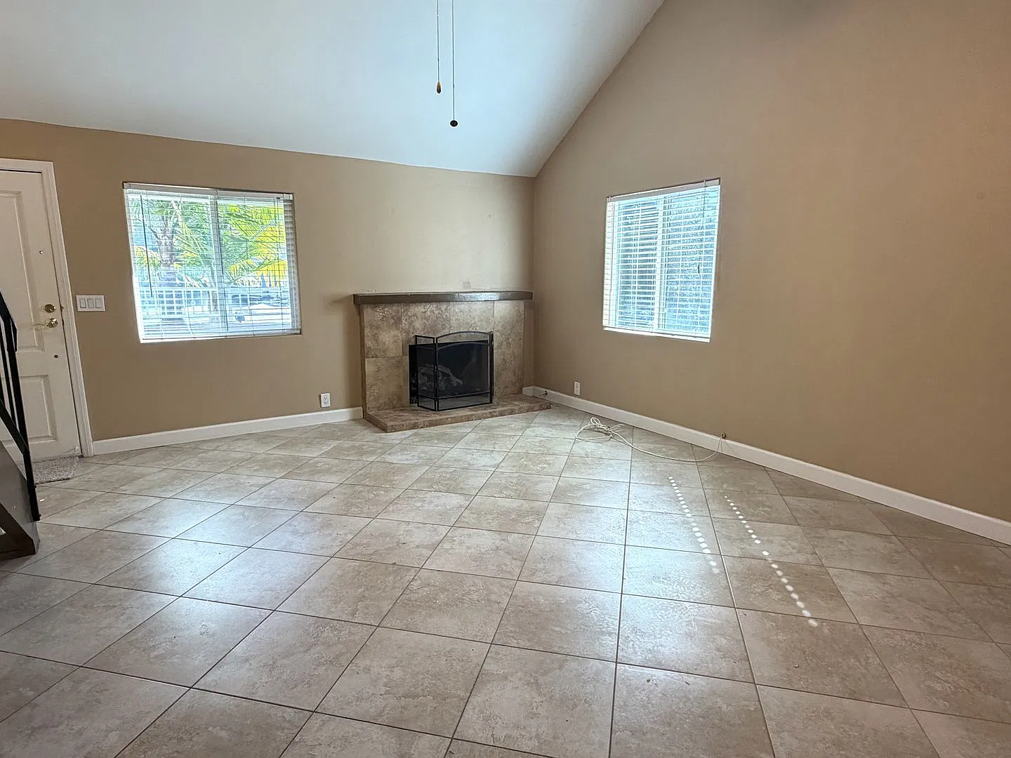 Beautiful 4-Bedroom Orange Home, Just in Time for the Holidays! — Photo 4