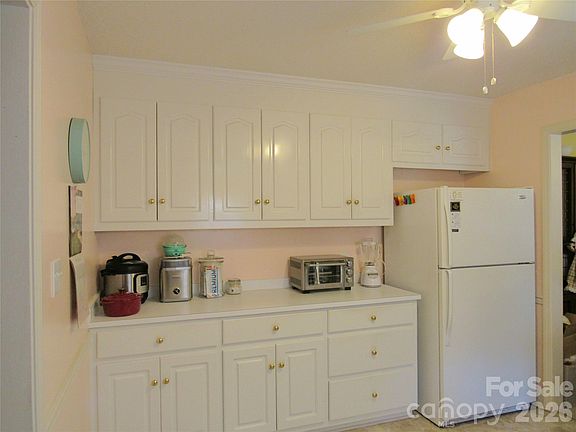 4th image of 2514 Oxford Cir