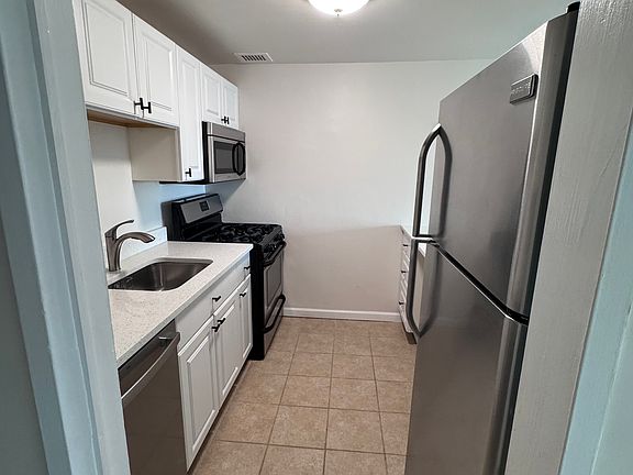 2nd image of 4201 Cathedral Ave NW APT 1419W