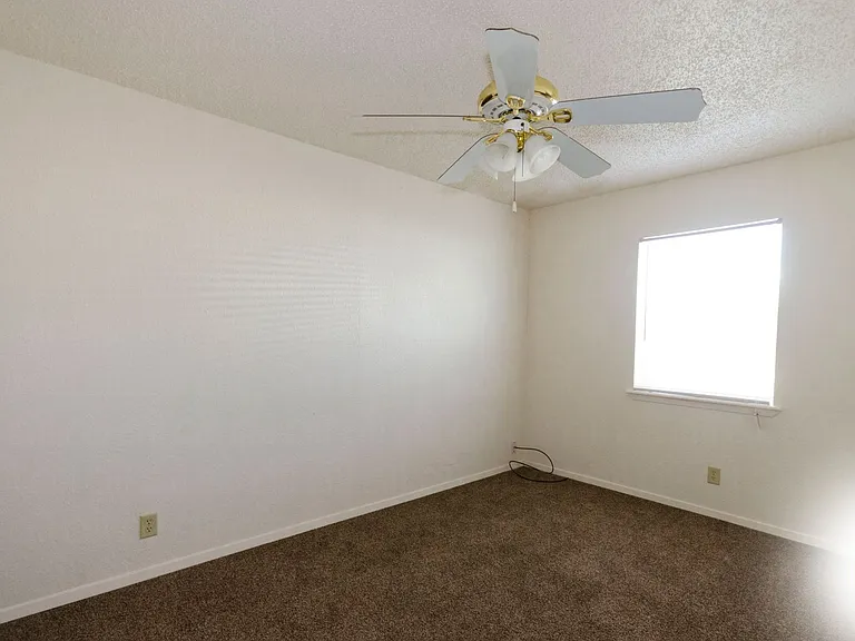 9900 Cottontail Ln — Photo 3