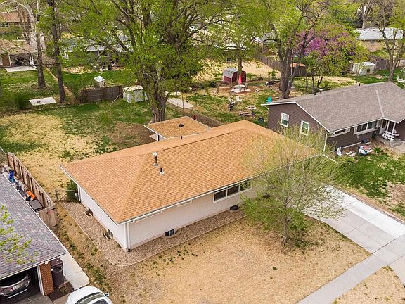 4th image of 1931 Riviera Dr