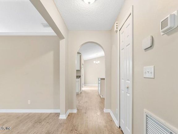 4th image of 13044 NANDINA Lane