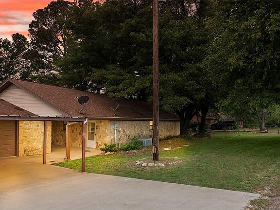 3rd image of 896 Brazos Loop