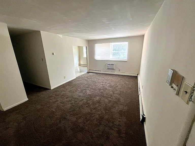 Dorann Manor Apartments — Photo 7