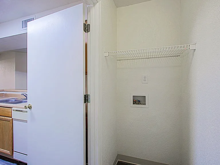Villa Serena Apartments — Photo 11