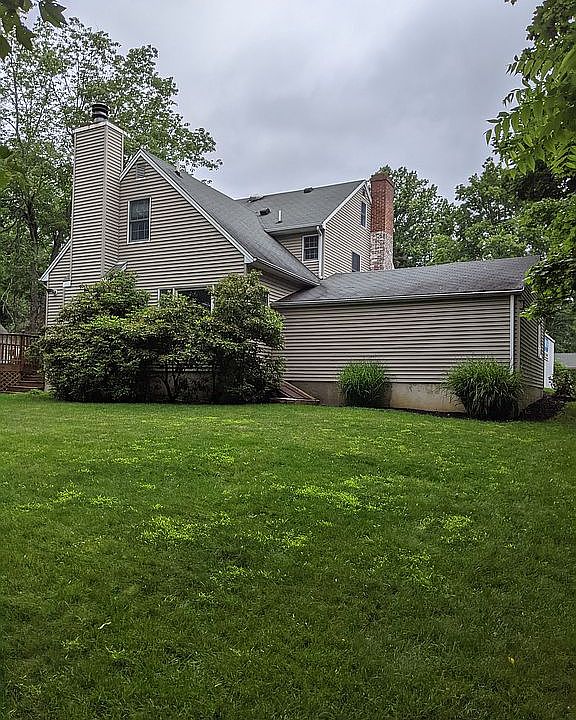 2nd image of 46 Oak Ridge Rd