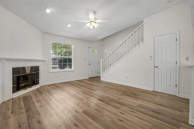 2454 Nugget Ln — Photo 2