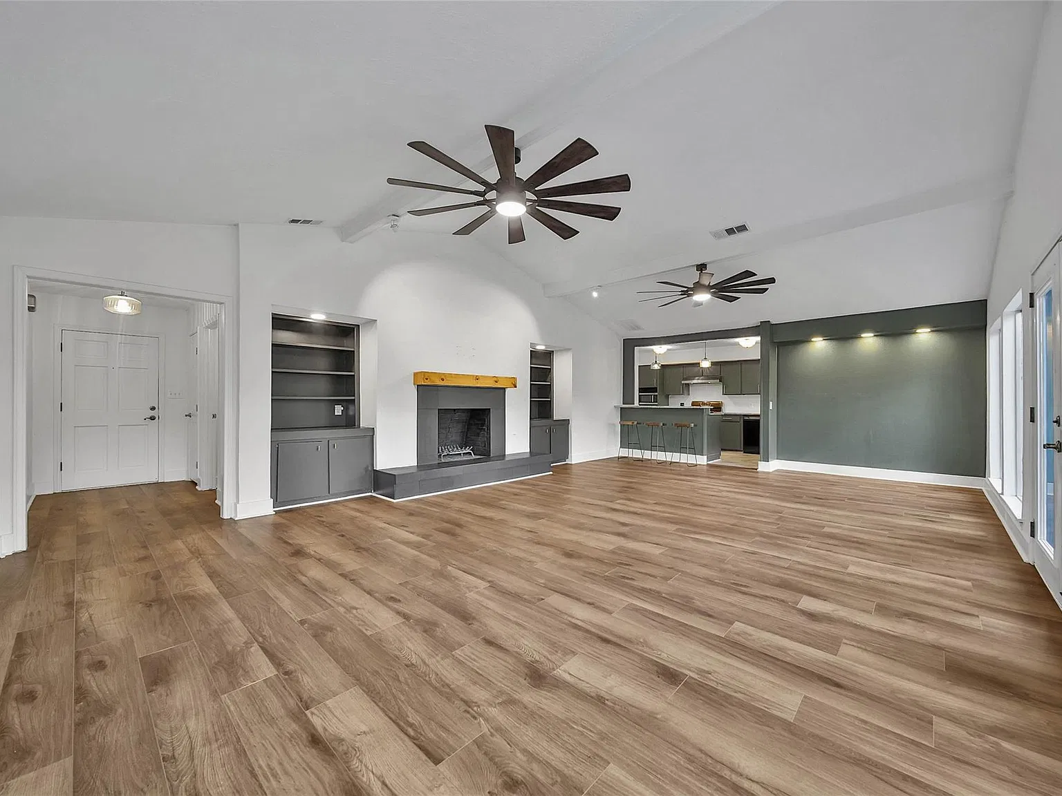 2 bed, 2.0 bath, 1668 sqft, $2,000 — Photo 4
