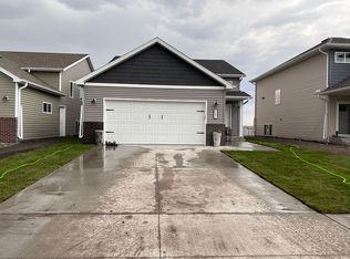 6597 26th St S, Fargo, ND 58104