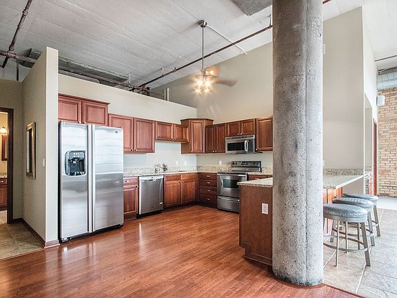 3rd image of 801 Broadway Ave NW APT 431