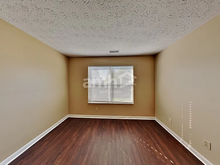 769 Kingston Cir — Photo 6