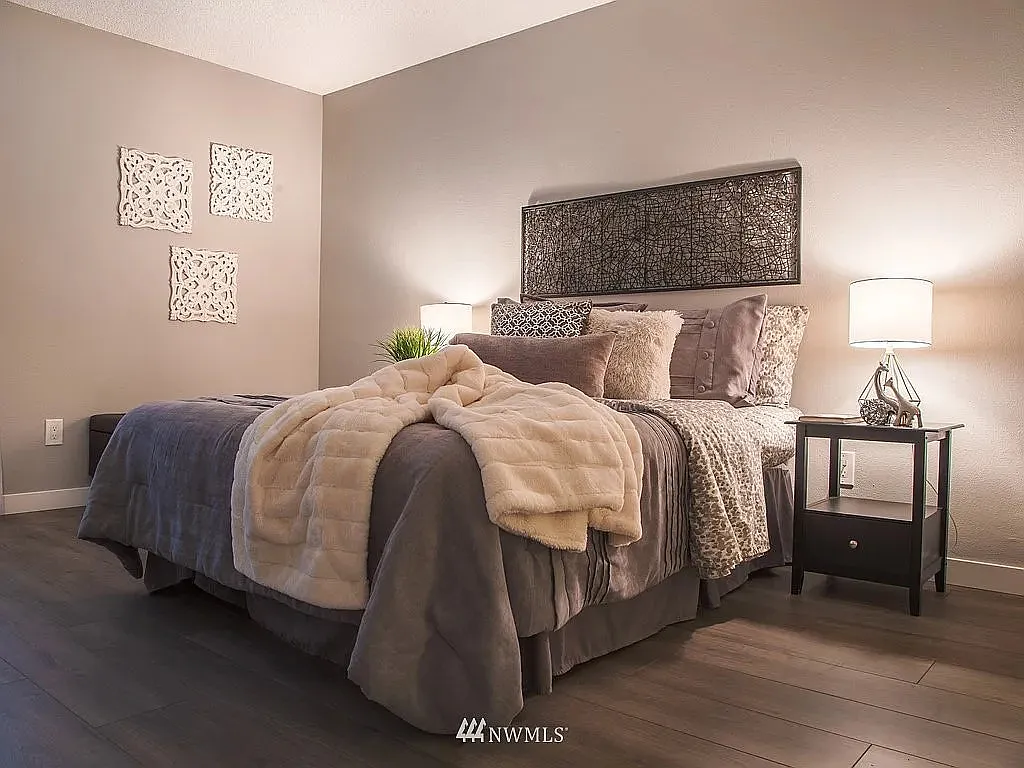 13717 Linden Avenue North, Unit 112 — Photo 2