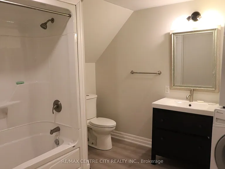 83 Britannia Ave — Photo 24
