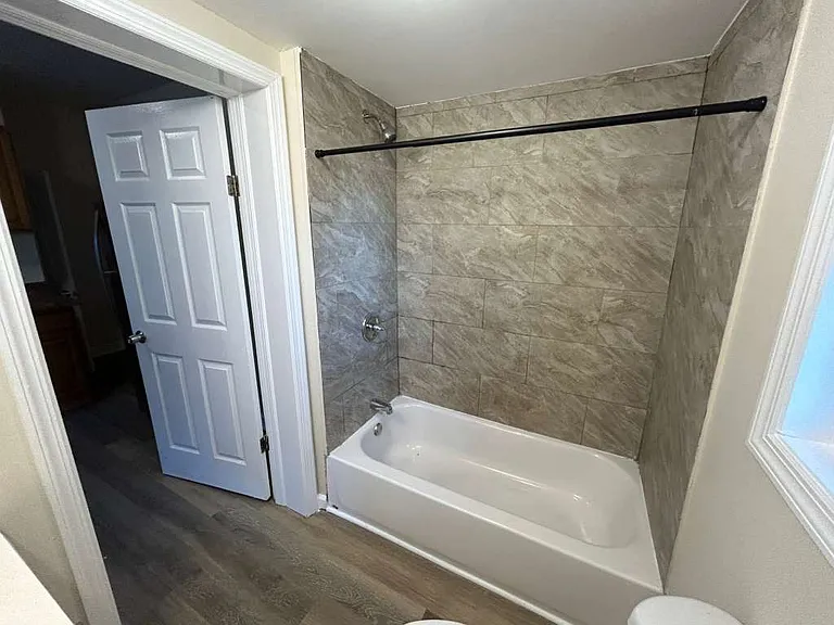 810 Carteret Ave #1 — Photo 4