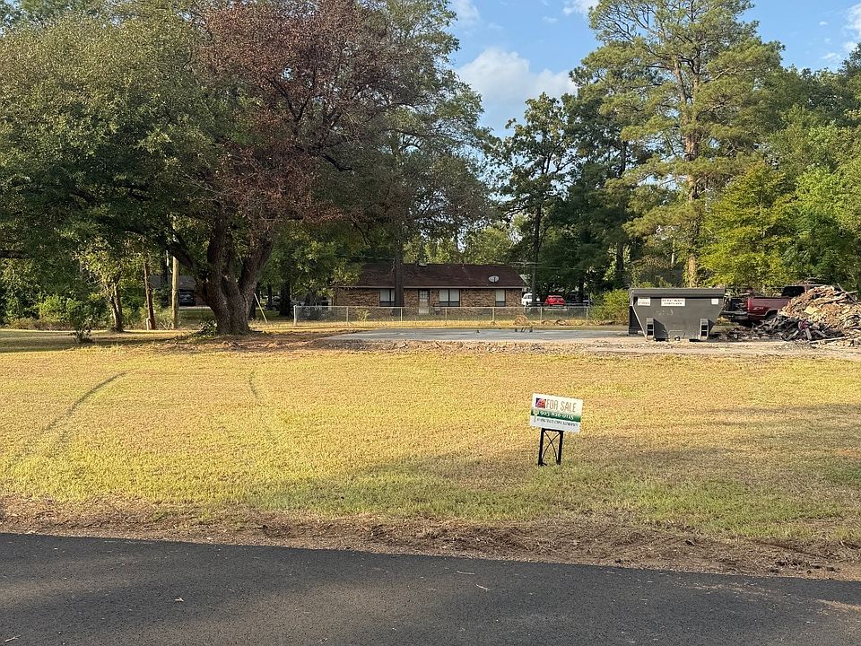 1st image of 912 N Smith Cir
