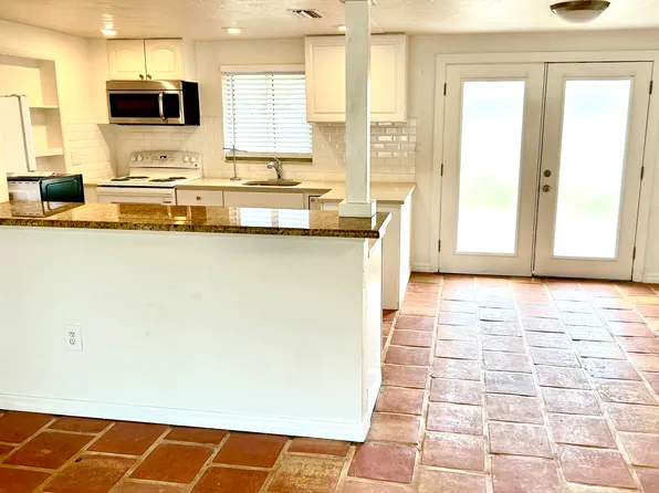 2317 Cadillac St, Sarasota, FL 34231