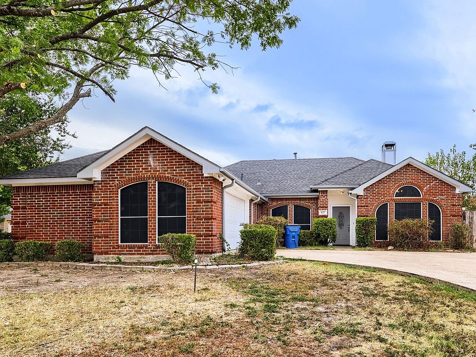 1st image of 127 Villanova Cir