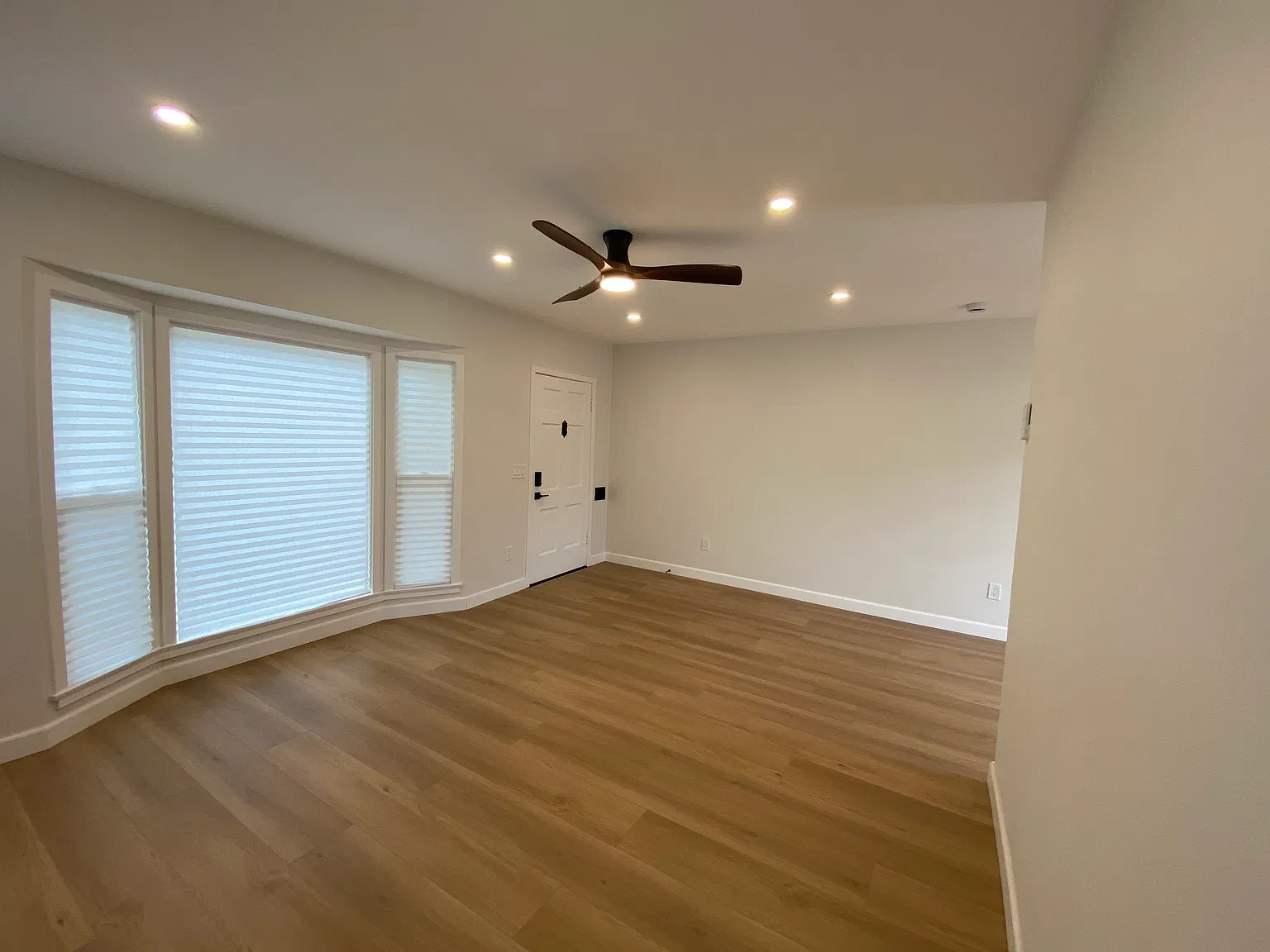 2 bed, 830 sqft, $2,850 — Photo 4