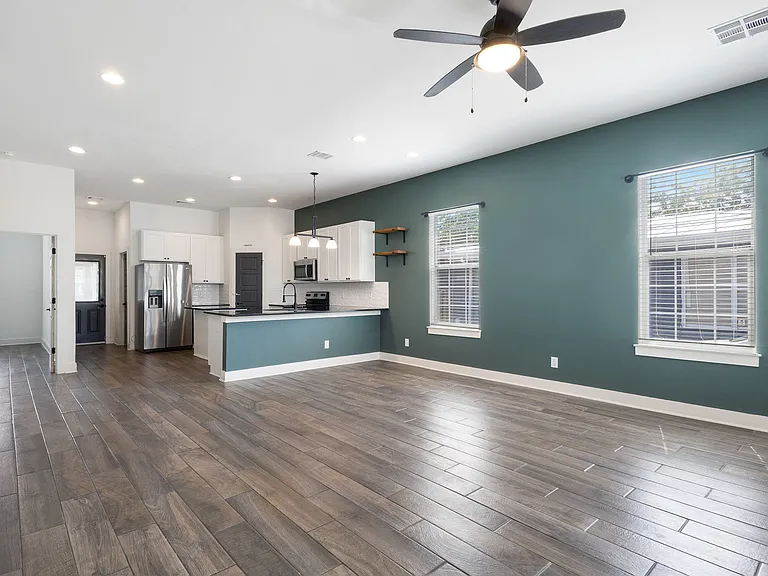 534 Rigsby Ave — Photo 3
