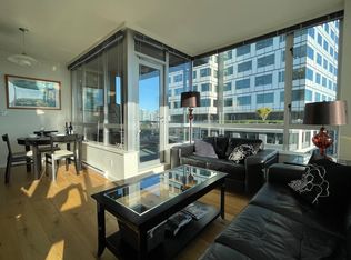 732 Cormorant St #907, Victoria, BC V8W4A5