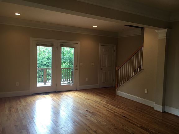 4th image of 813 Giles Rd