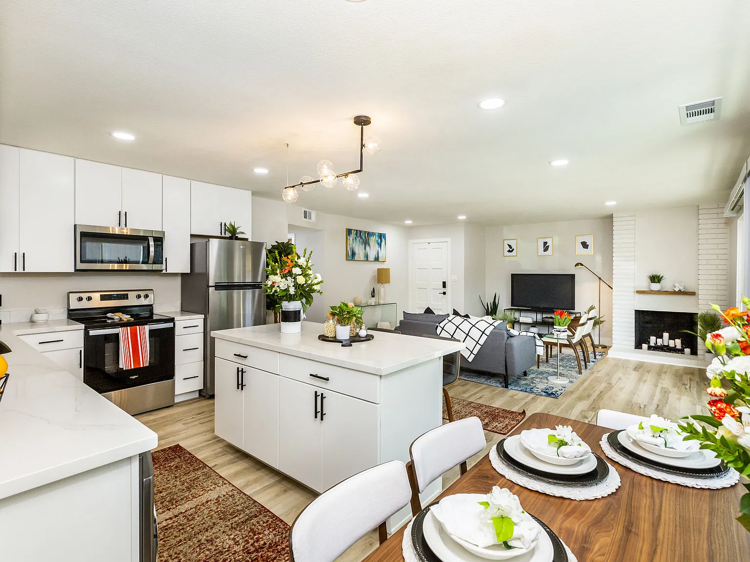 Westlake Apartments — Photo 2