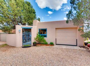 943 Los Lovatos Rd, Santa Fe, NM 87501