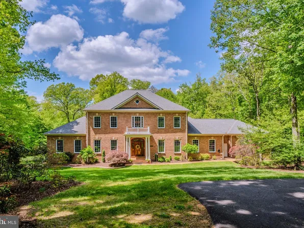 12820 Dunvegan Dr, Clifton, VA 20124