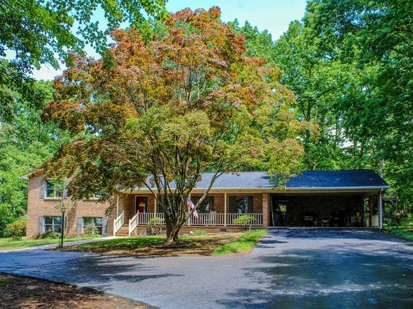 1773 Barker Rd, Ringgold, VA 24586