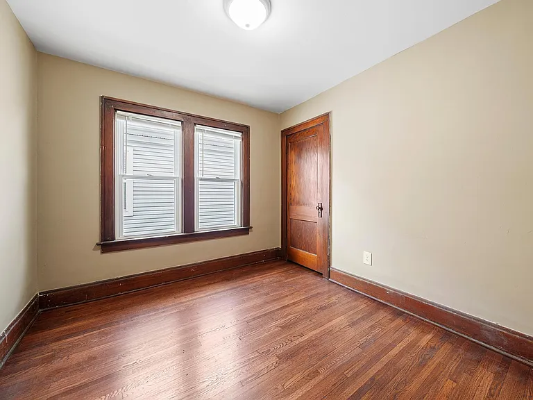 683 E Whittier St — Photo 15
