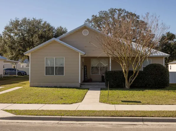623 6th St SW, Live Oak, FL 32064