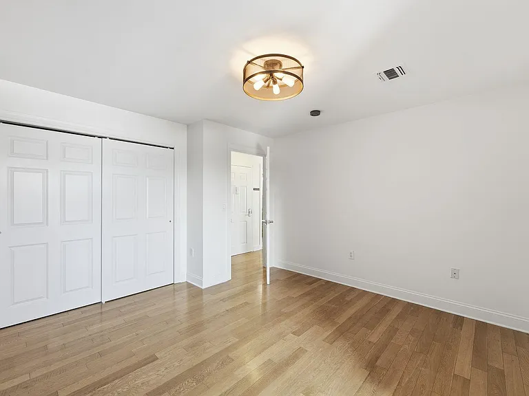 5509 Madison St #504 — Photo 17