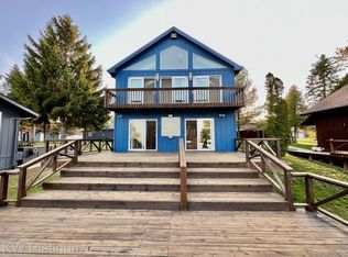 8785 Lakeshore Rd, Lexington, MI 48450