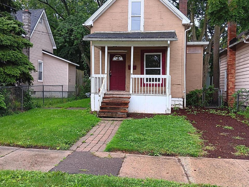 1st image of 1315 W Ionia St