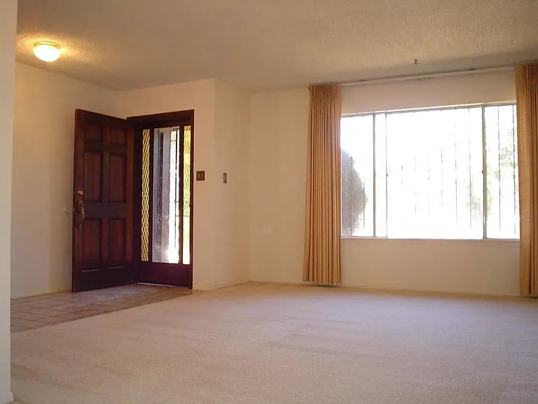 7204 Avenida La Costa NE — Photo 14