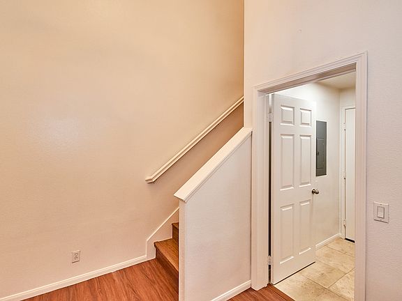4th image of 15915 Fountain Ln #58