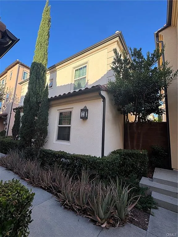 3 bed, 2.5 bath, 1460 sqft, $4,500 — Photo 1