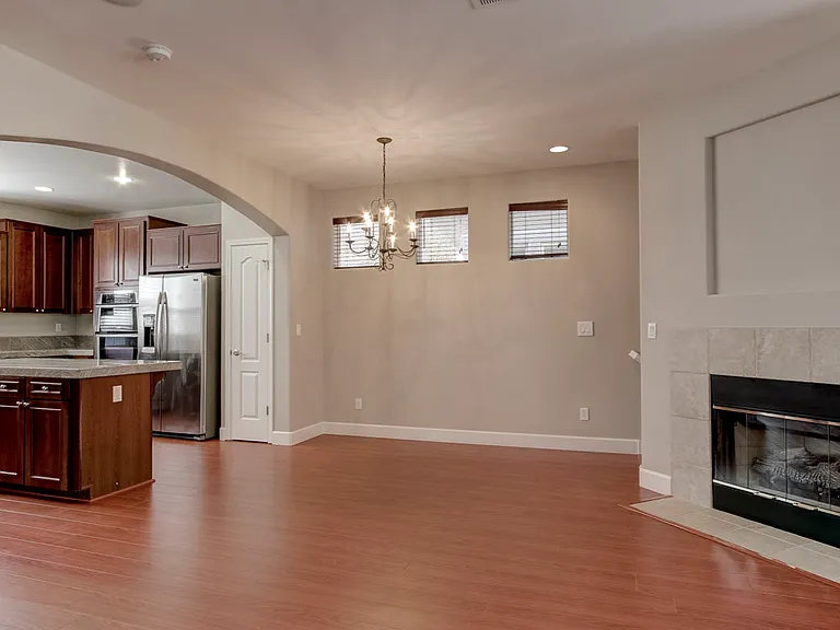 2070 Mary Helen Ln — Photo 4