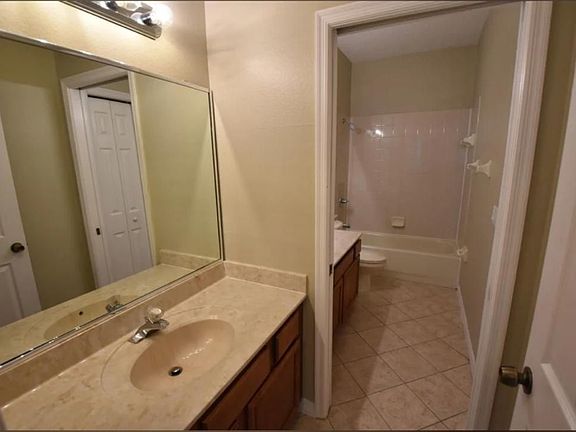 5th image of 336 Highbrooke Blvd