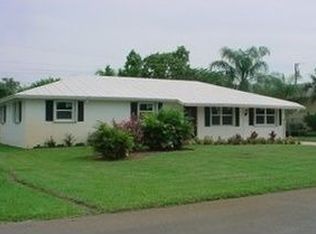 1022 Capri Dr, Naples, FL 34103