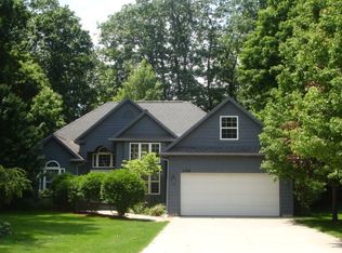 11321 Oak Grove Rd, Grand Haven, MI 49417