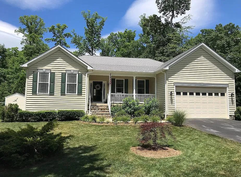 101 Ashlawn Ct photo 1
