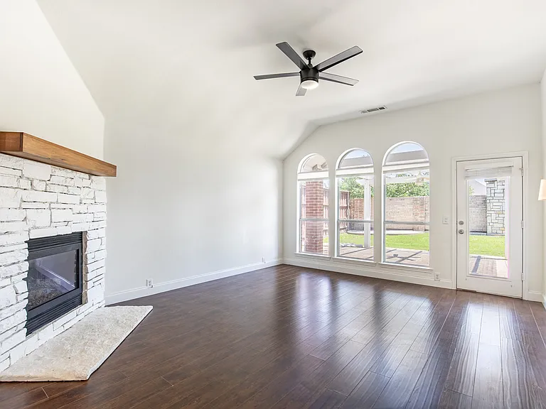 11388 Blackhawk Dr — Photo 14