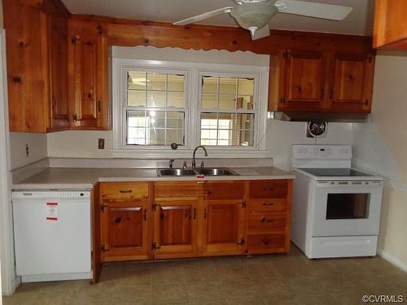 5th image of 323 Sandston Ave
