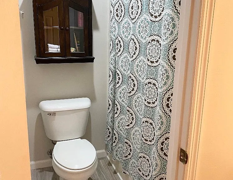Master bath on suite